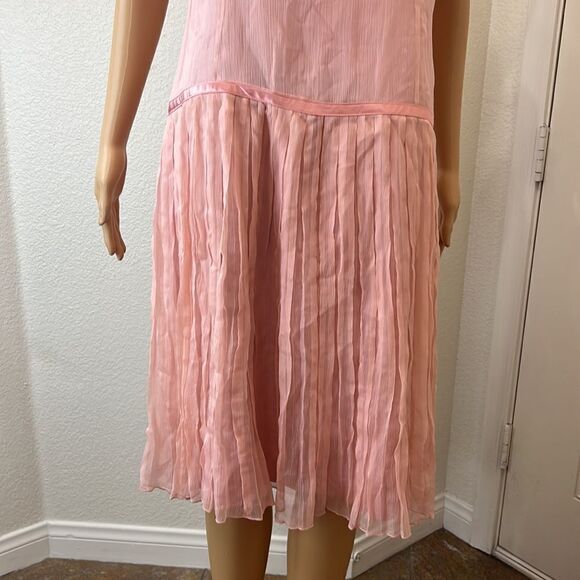 WDNY Dress 💯 Silk Size 10 Square Neck Sleeveless Sheer Pleated Lined Pink Peach - Picture 4 of 11